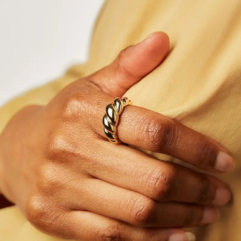 Croissant Design Ring