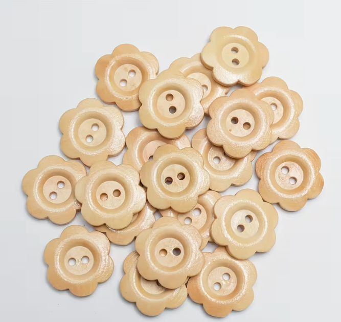 Botones de madera en forma de flor de estilo vintage