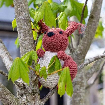 Hoooked: Suzy the Squirrel - DIY Crochet Kit