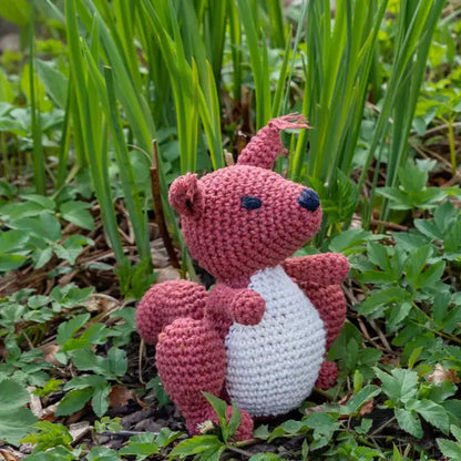 Hoooked: Suzy the Squirrel - DIY Crochet Kit