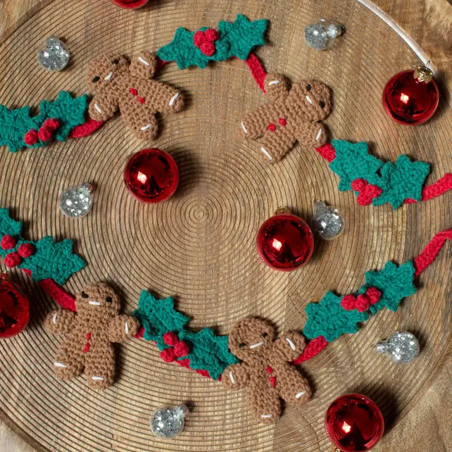 Hoooked: Christmas Garland - DIY Crochet Kit