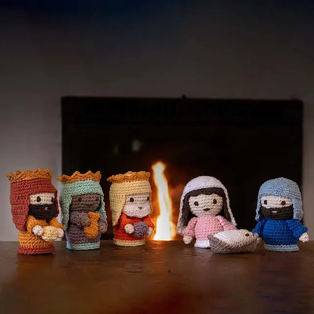 Hoooked: Nativity Scene - DIY Crochet Kit