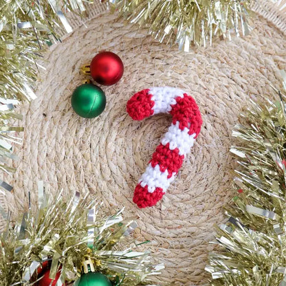 Hoooked: Christmas Ornaments - DIY Crochet Kit